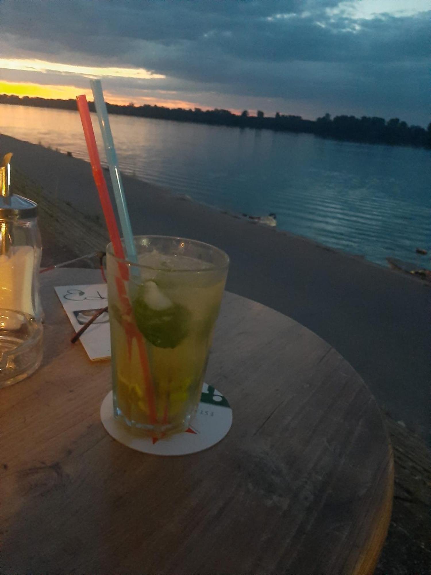 River Hostel Beograd Eksteriør billede